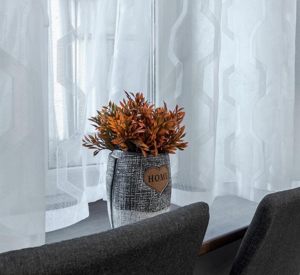 Golden Violin ! Apartments Lviv T Екстер'єр фото