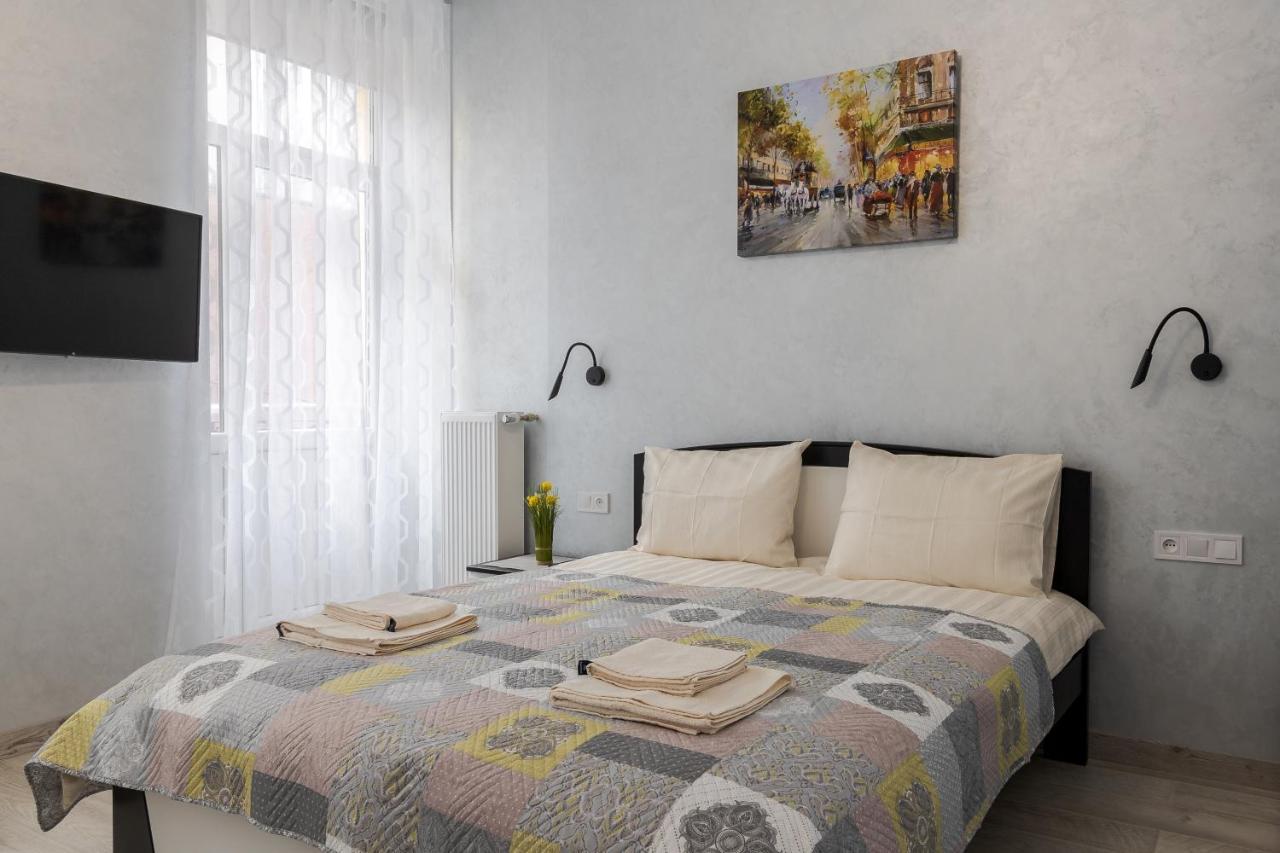 Golden Violin ! Apartments Lviv T Екстер'єр фото