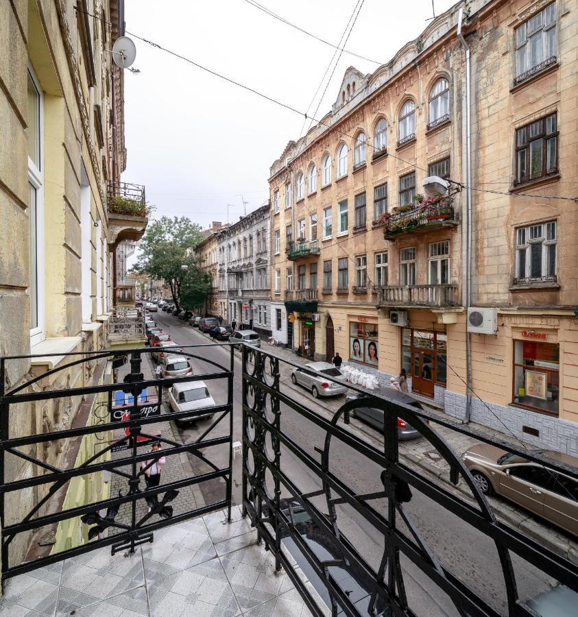 Golden Violin ! Apartments Lviv T Екстер'єр фото