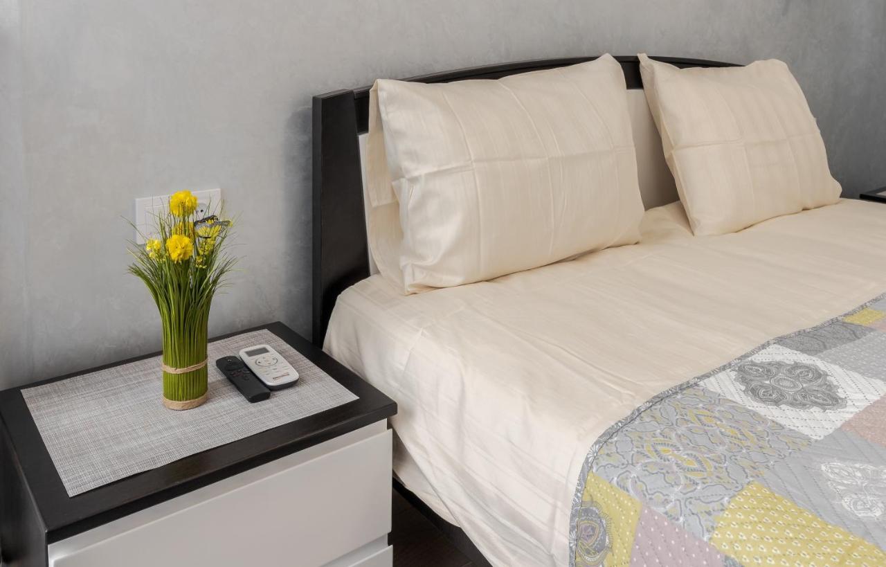 Golden Violin ! Apartments Lviv T Екстер'єр фото