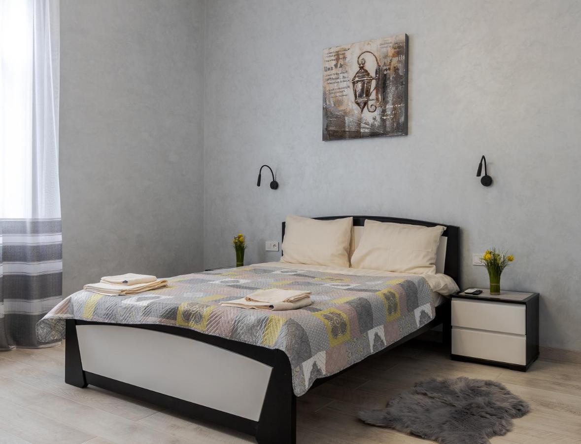 Golden Violin ! Apartments Lviv T Екстер'єр фото